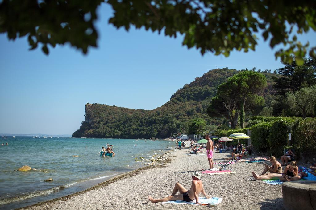 Camping La Rocca Manerba del Garda Exterior photo
